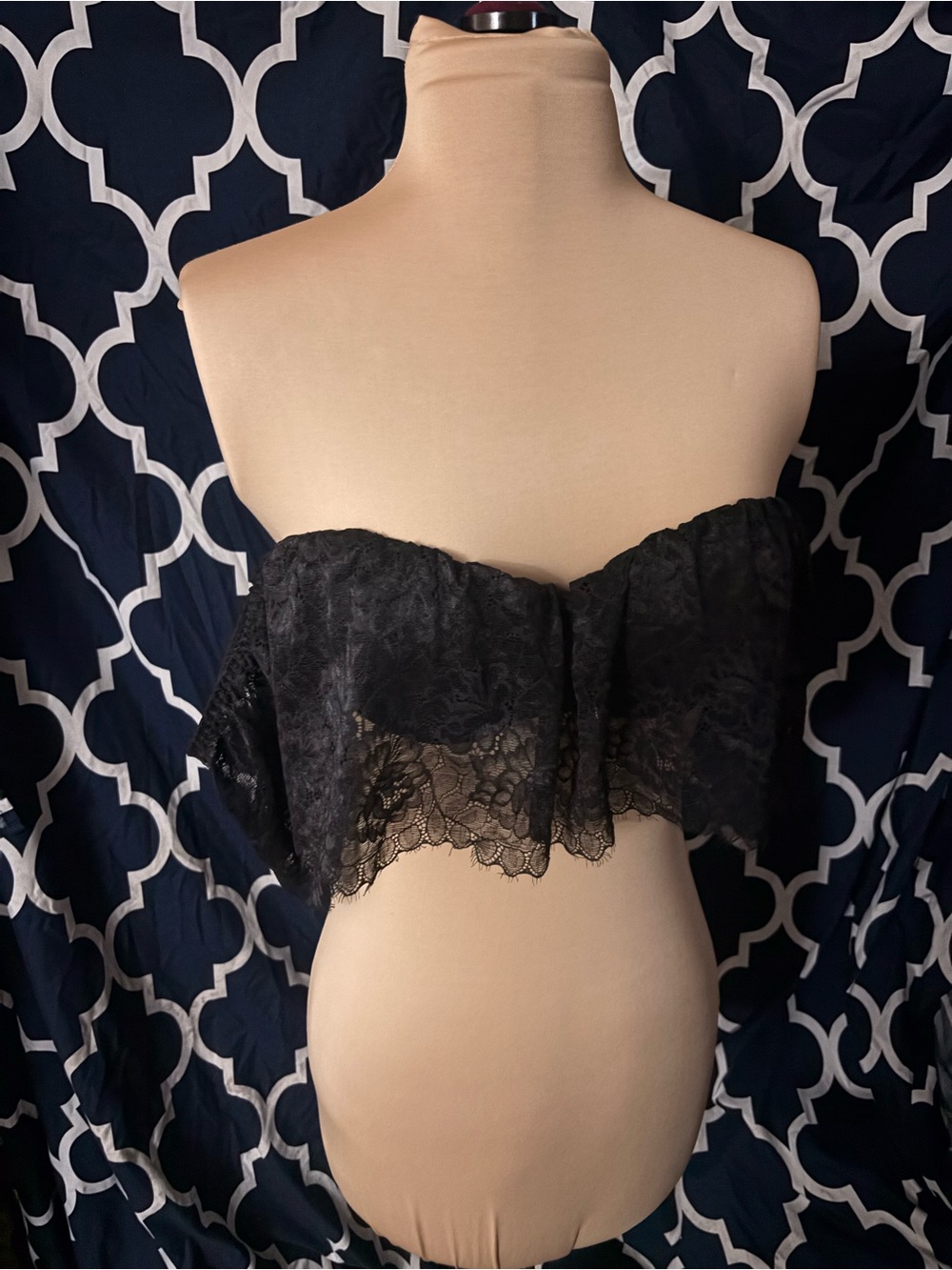 Black Lace Off-Shoulder Bandeau Bralette Fredricks Of Hollywood